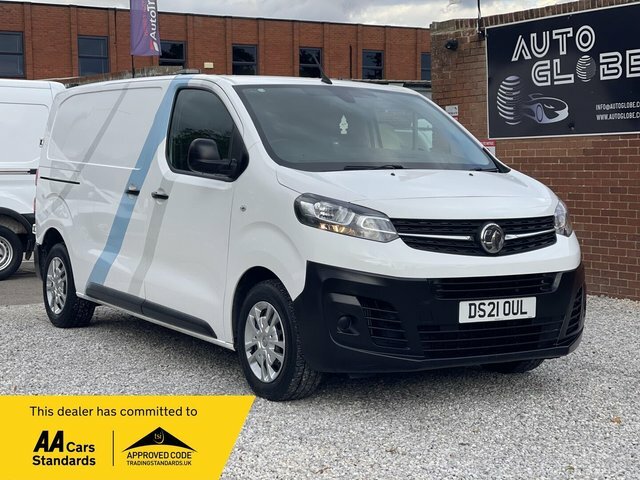 Vauxhall Vivaro Turbo D 3100 Dynamic White