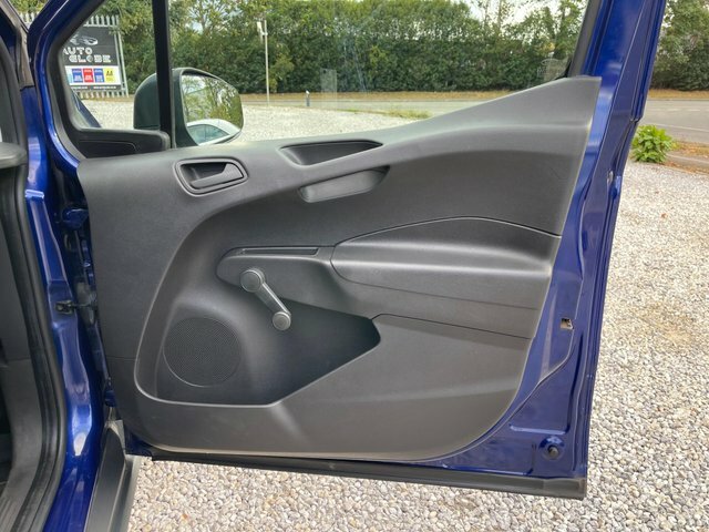 Ford Transit Courier 1.5 Tdci 2015 White #41
