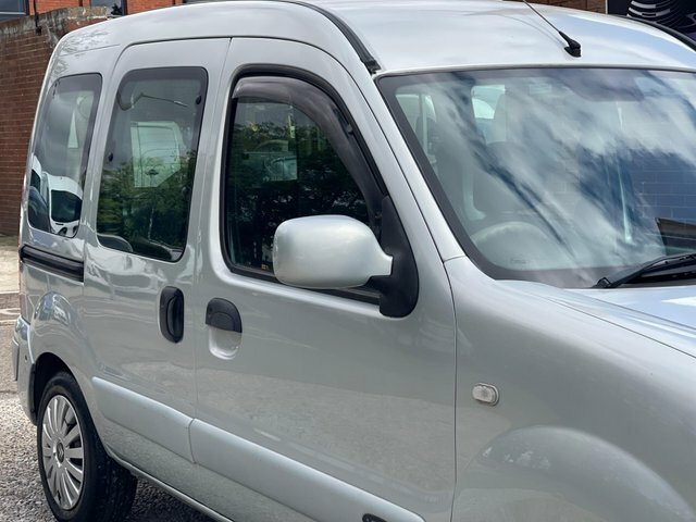 Renault Kangoo 1.6 16V Expression Red #37