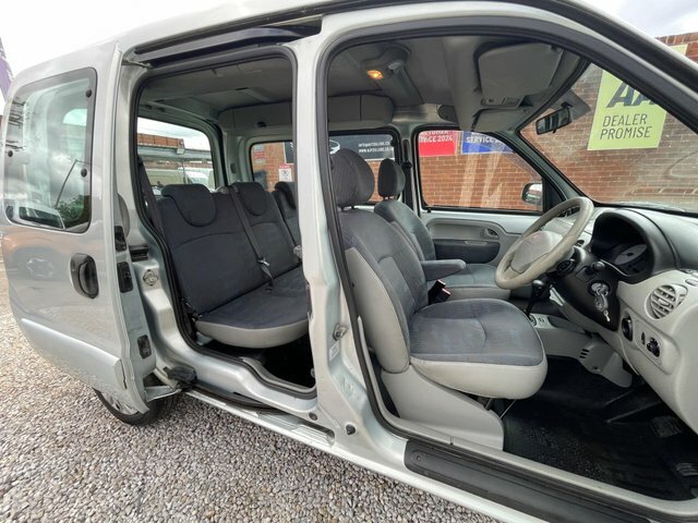 Renault Kangoo 1.6 16V Expression Red #25