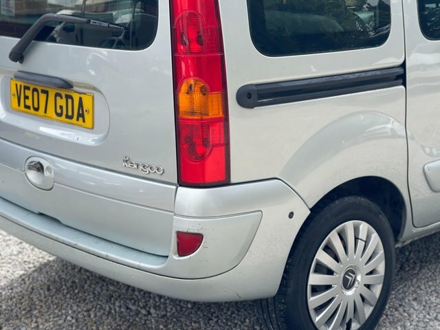 Renault Kangoo 1.6 16V Expression Red #14