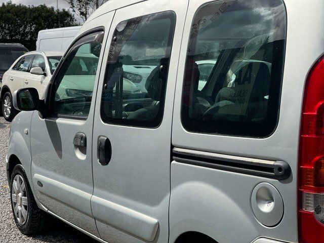 Renault Kangoo 1.6 16V Expression Red #11