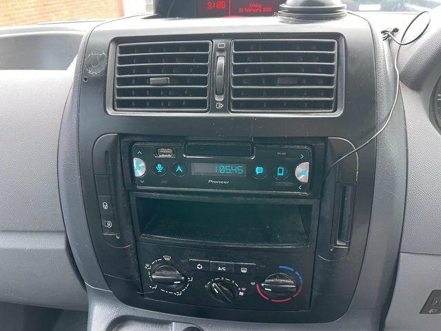 Peugeot Expert Panel Van Silver #32