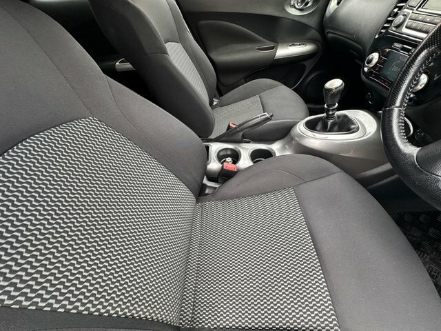 Nissan Juke Hatchback White #24