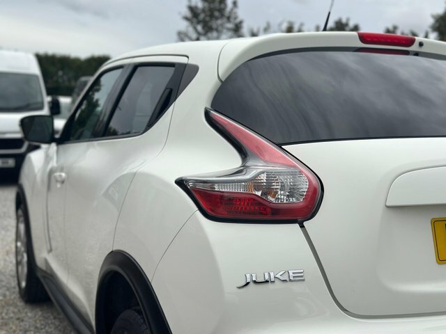 Nissan Juke Hatchback White #20