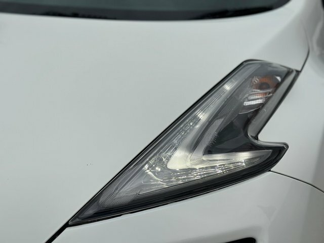Nissan Juke Hatchback White #29