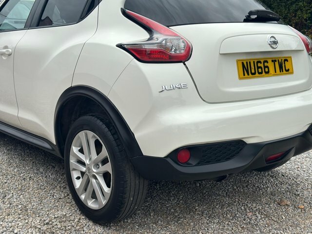 Nissan Juke Hatchback White #16