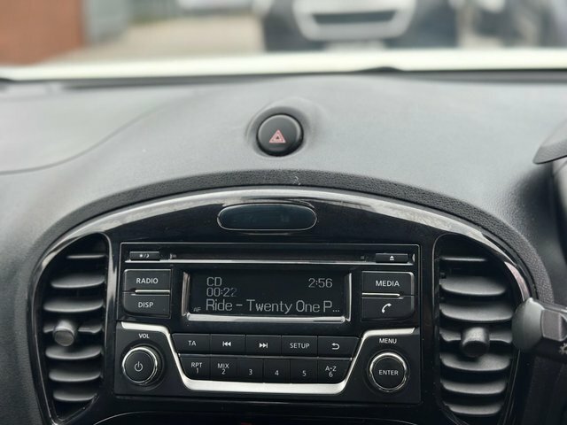 Nissan Juke Hatchback White #43