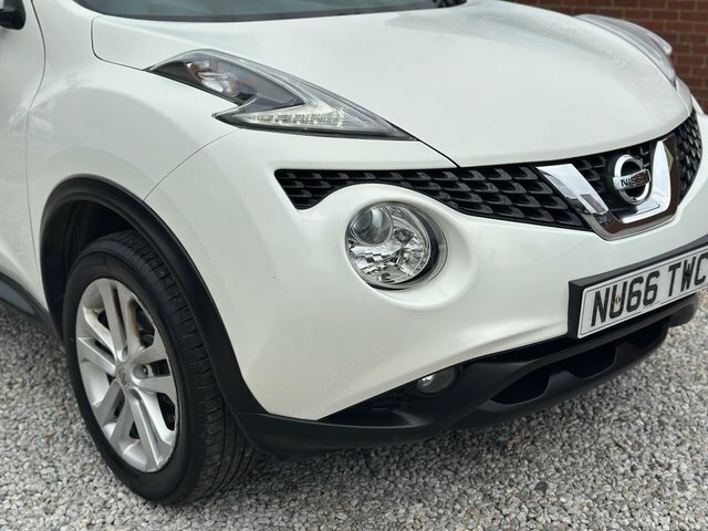 Nissan Juke Hatchback White #31