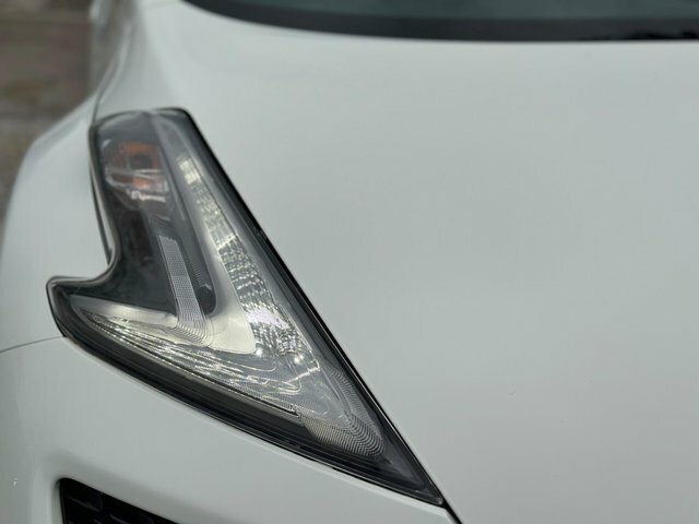 Nissan Juke Hatchback White #30