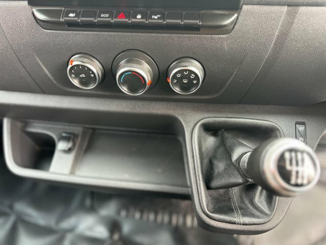 Nissan InterStar Dci 35 Tekna Grey #33