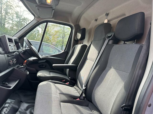Nissan InterStar Dci 35 Tekna Grey #25