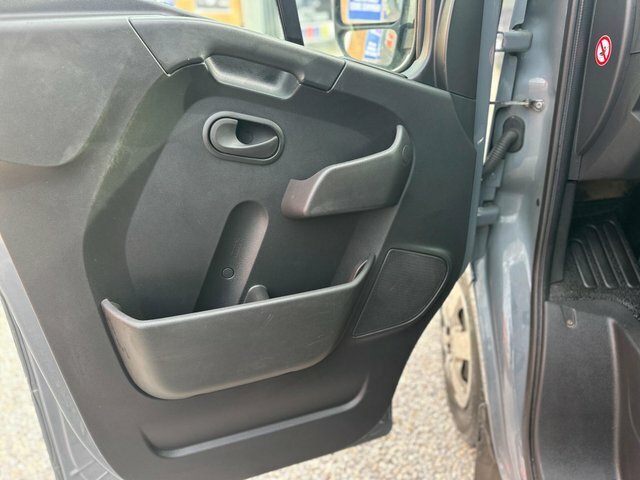 Nissan InterStar Dci 35 Tekna Grey #22