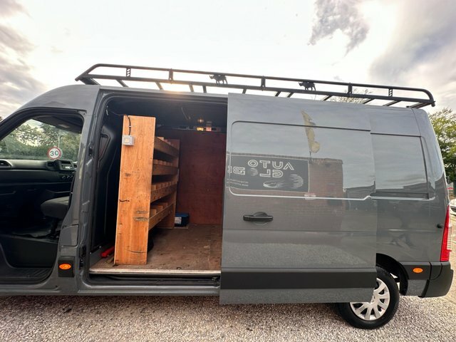 Nissan InterStar Dci 35 Tekna Grey #8