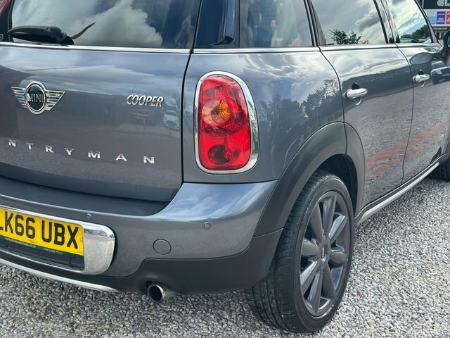Mini Countryman Cooper All4 Red #19