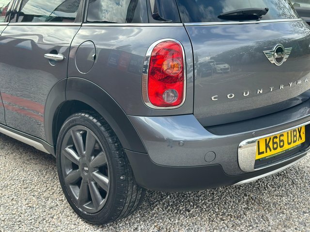 Mini Countryman Cooper All4 Red #17
