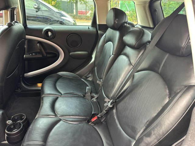Mini Countryman Cooper All4 Red #8