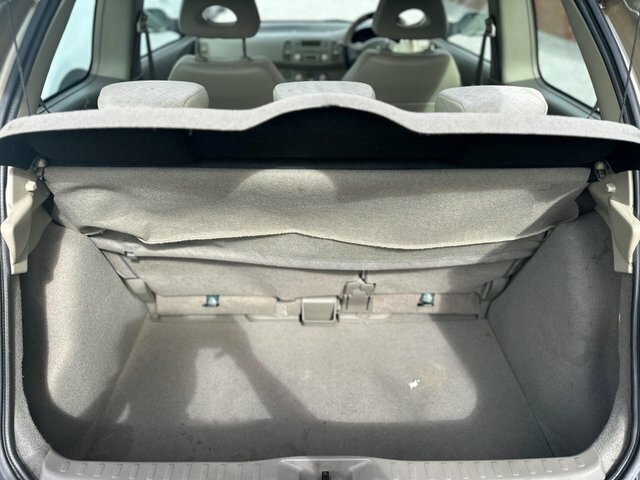 Nissan Micra S #10