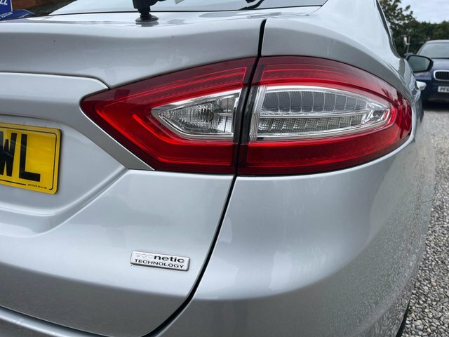 Ford Mondeo 2.0L Titanium Tdci 148 Bhp Blue #58
