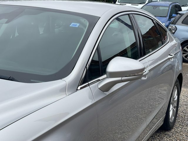 Ford Mondeo 2.0L Titanium Tdci 148 Bhp Blue #49
