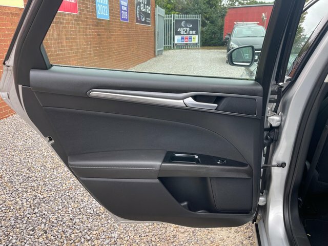 Ford Mondeo 2.0L Titanium Tdci 148 Bhp Blue #39