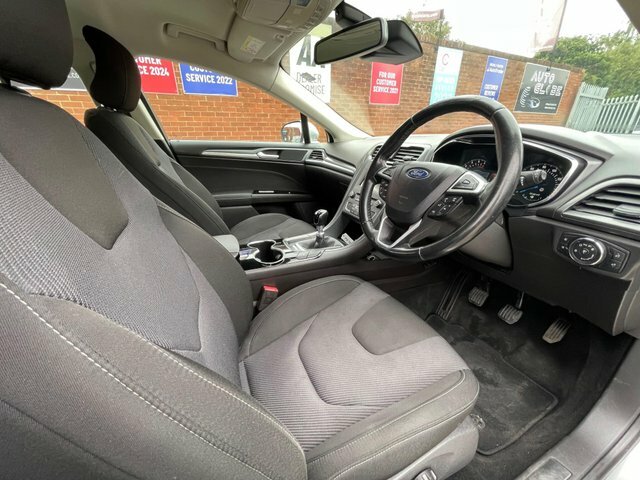 Ford Mondeo 2.0L Titanium Tdci 148 Bhp Blue #10