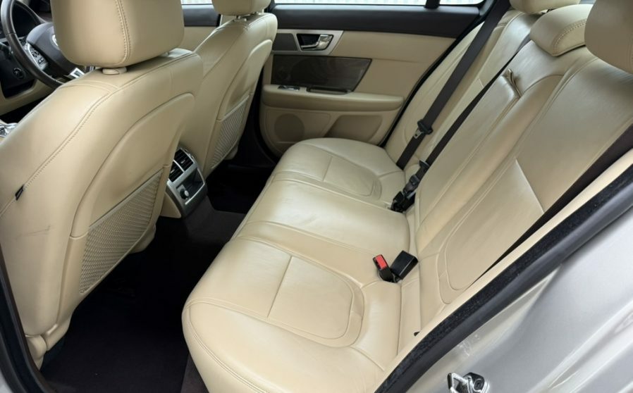 Jaguar XF 2.2 D Premium Red #14