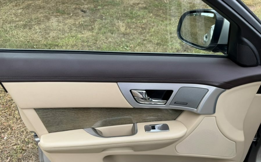 Jaguar XF 2.2 D Premium Red #18