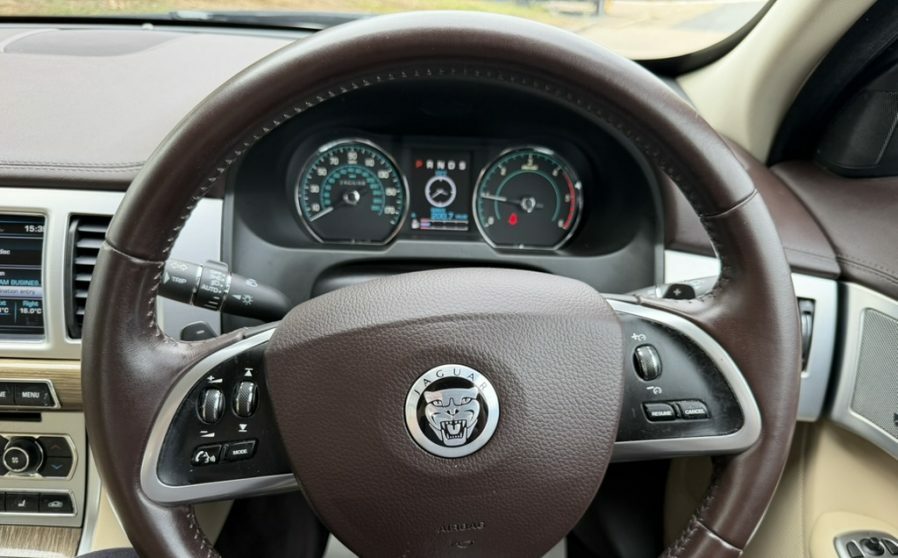 Jaguar XF 2.2 D Premium Red #20