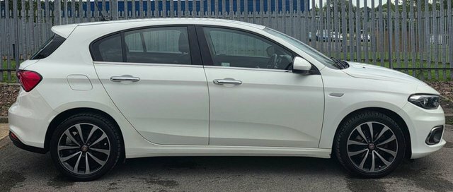 Fiat Tipo 1.4 Mpi Lounge Hatchback Euro 6 White #3