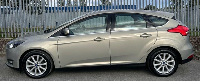 Ford Focus 1.5 Tdci Titanium Hatchback Euro ML66XZB Silver #4