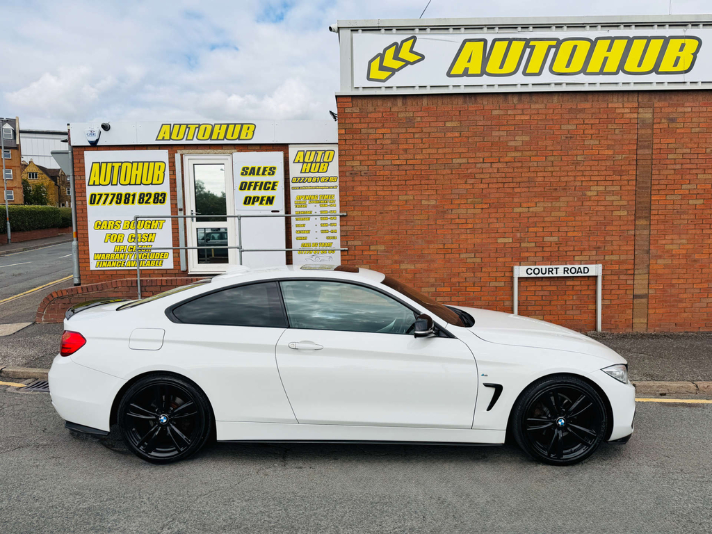BMW 4 Series Sport Auto White #2
