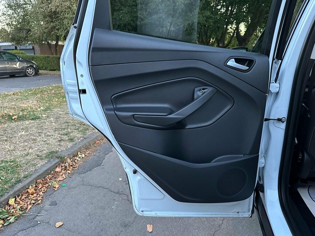 Ford Kuga St-line X Tdci Black #19