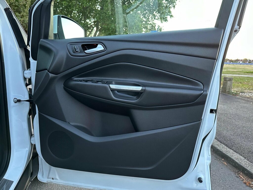 Ford Kuga St-line X Tdci Black #28
