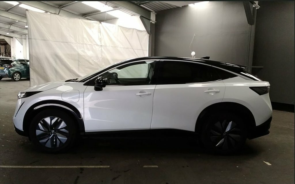 Nissan Ariya Suv White #2