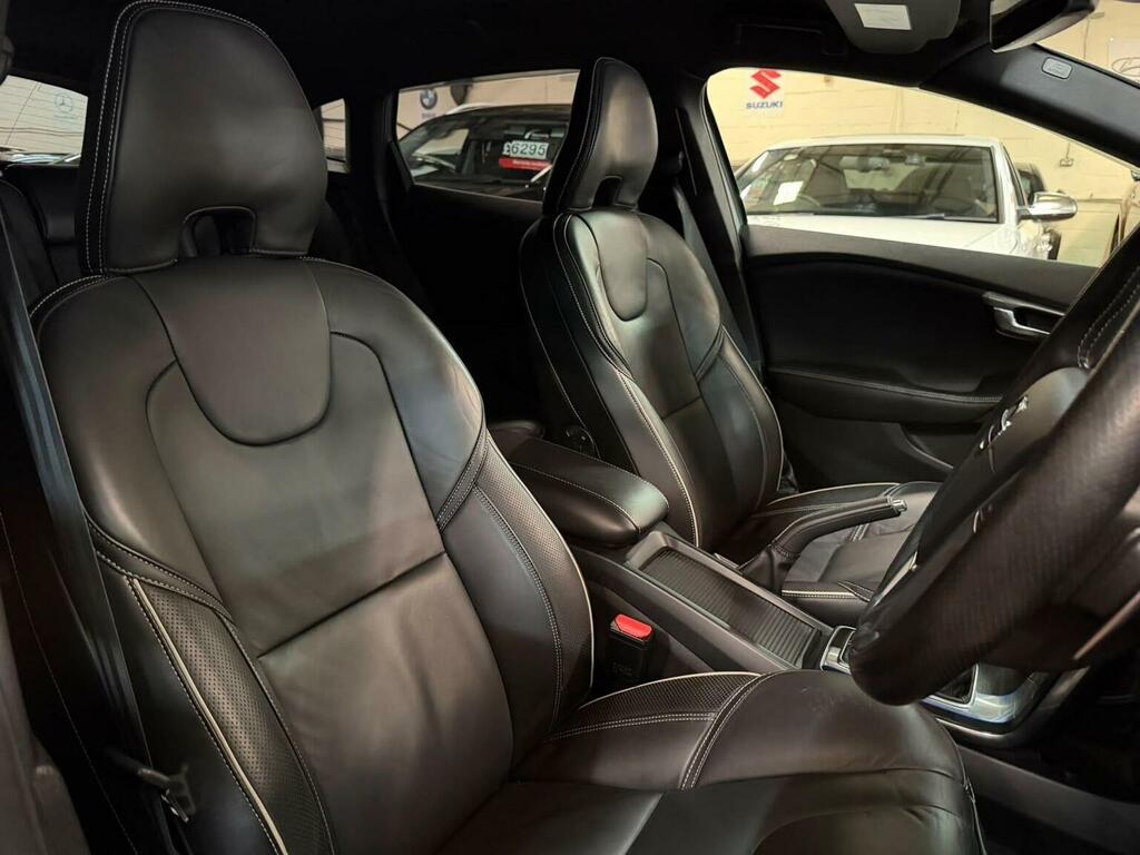 Volvo V40 1.6 V40 R-design D2 Red #15