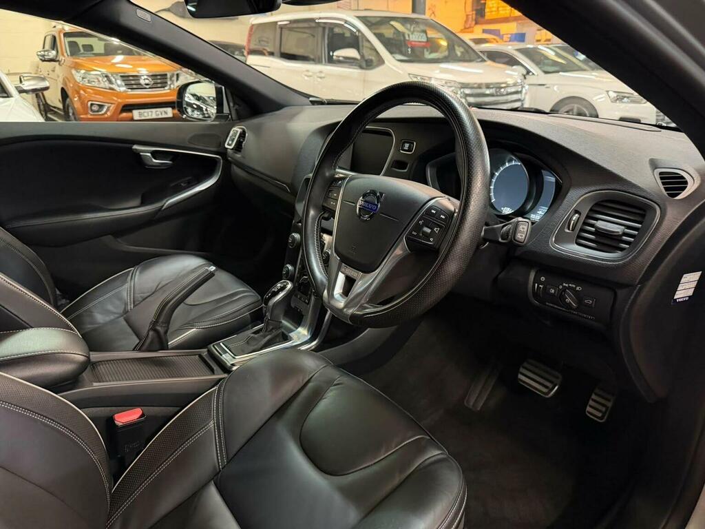 Volvo V40 1.6 V40 R-design D2 Red #16