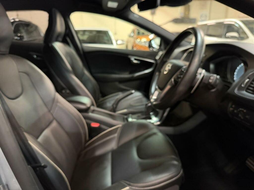 Volvo V40 1.6 V40 R-design D2 Red #14