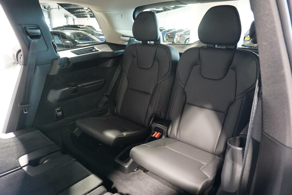 Volvo XC90 Plus Blue #13