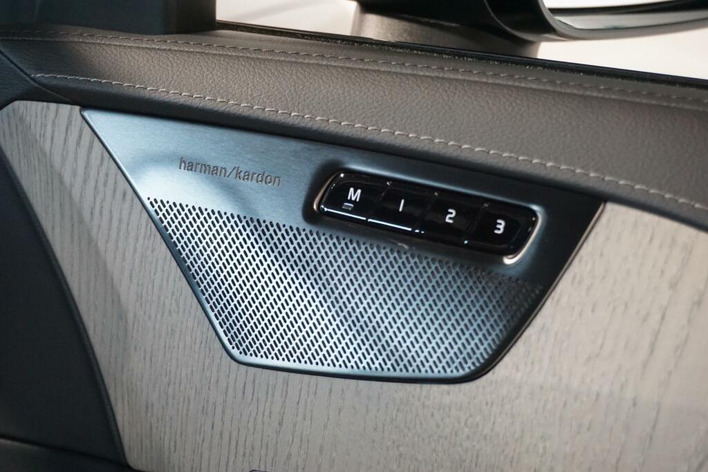 Volvo XC90 Plus Blue #16