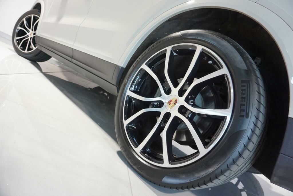 Porsche Cayenne Platinum Edition Tiptronic S Black #48