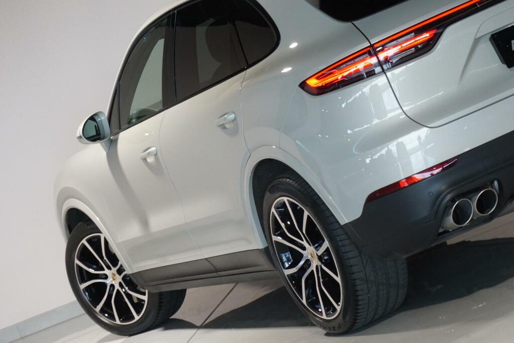Porsche Cayenne Platinum Edition Tiptronic S Black #39
