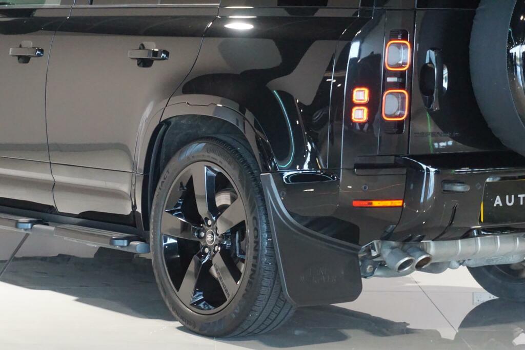 Land Rover Defender 110 X-dynamic S Grey #47