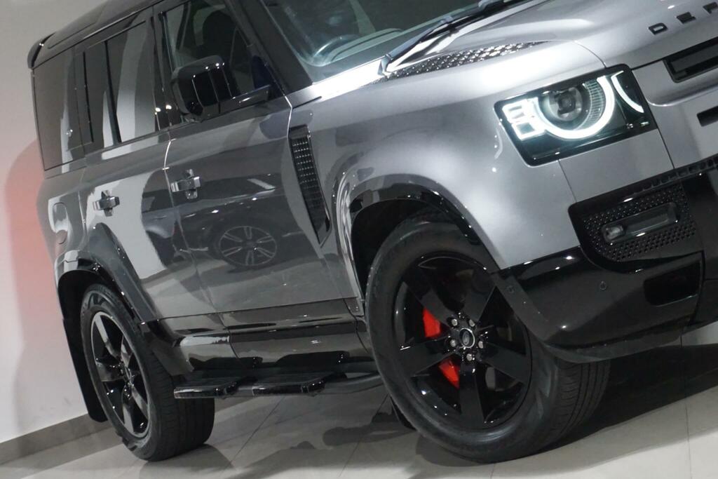 Land Rover Defender 110 X-dynamic Hse Black #39