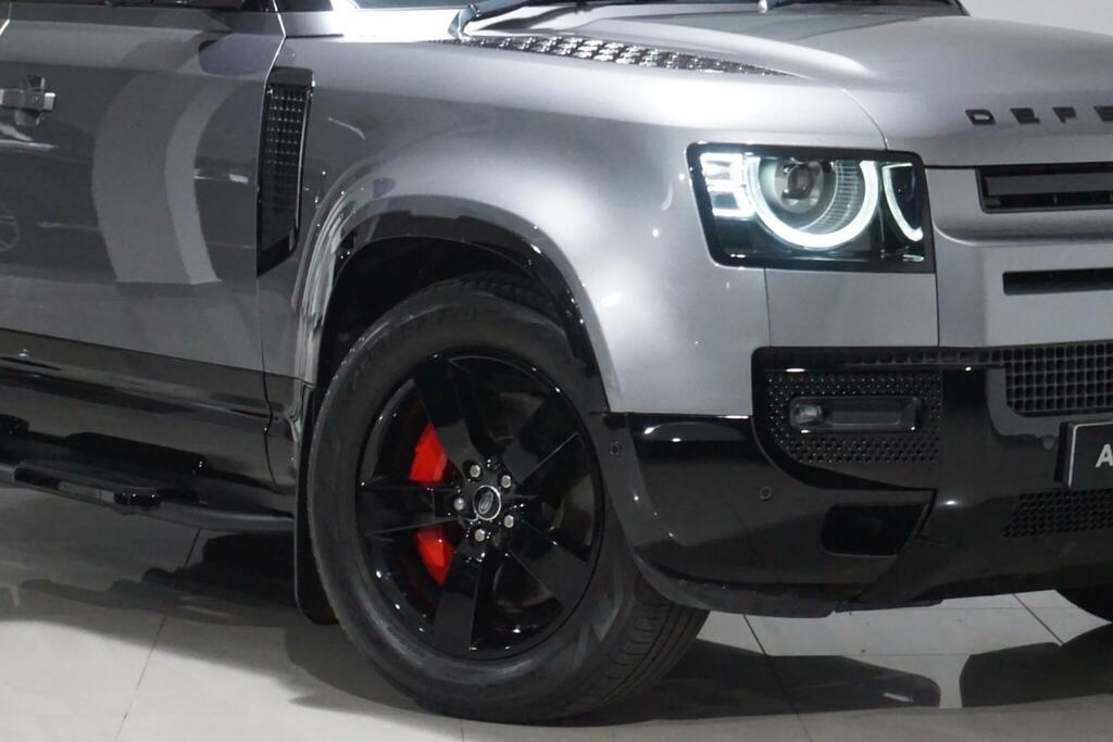 Land Rover Defender 110 X-dynamic Hse Black #43