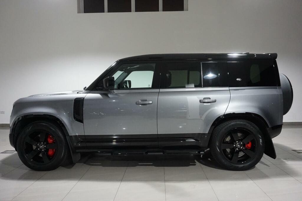 Land Rover Defender 110 X-dynamic Hse Black #31