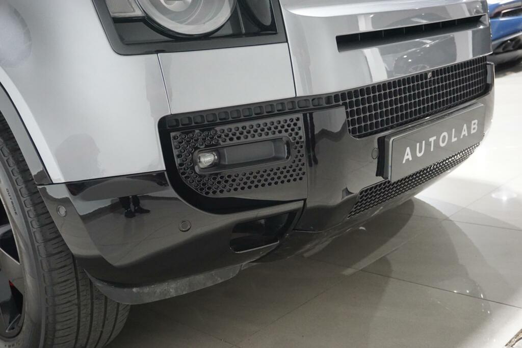 Land Rover Defender 110 X-dynamic Hse Black #65