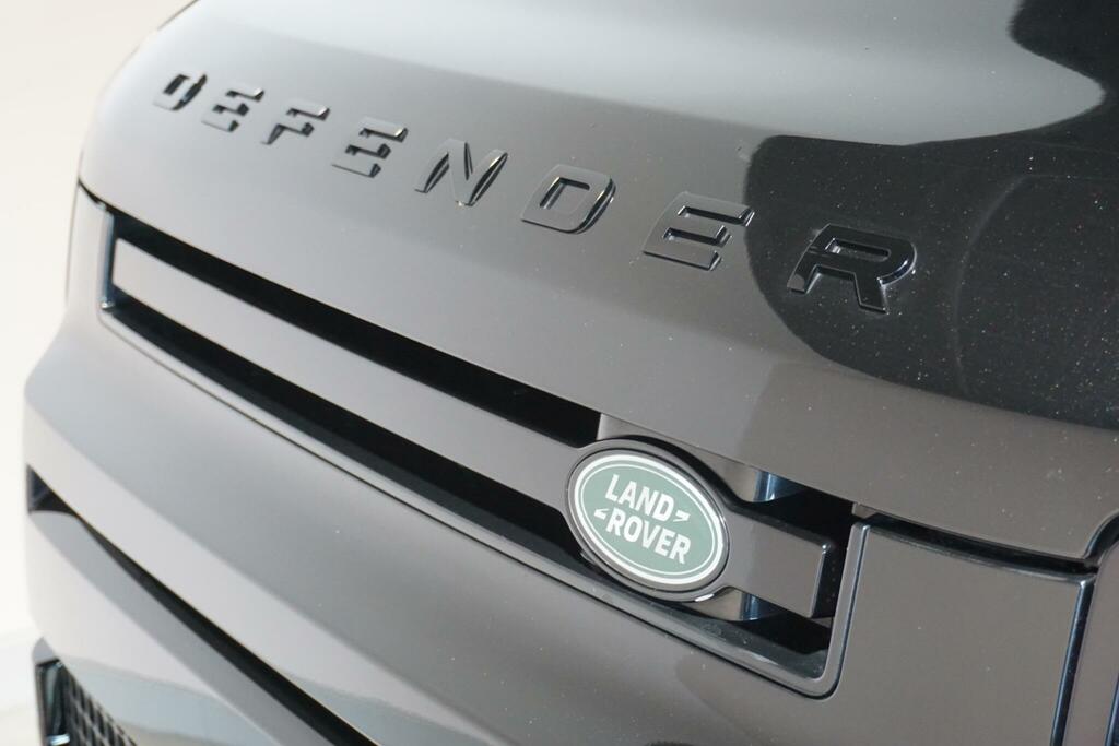 Land Rover Defender 110 First Edition Green #74