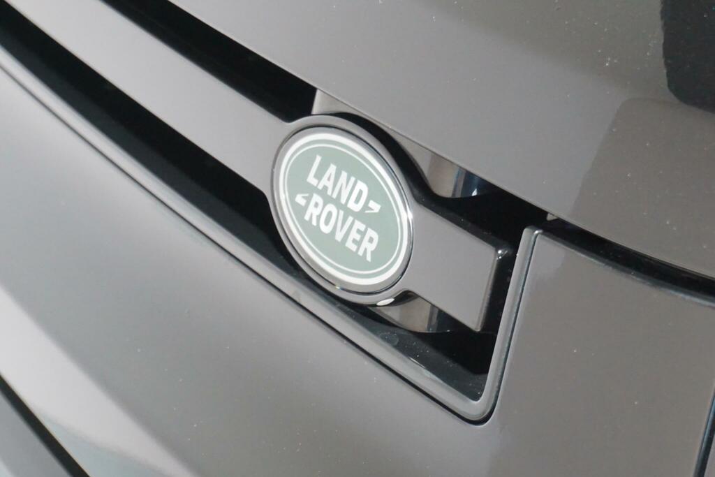 Land Rover Defender 110 First Edition Green #75