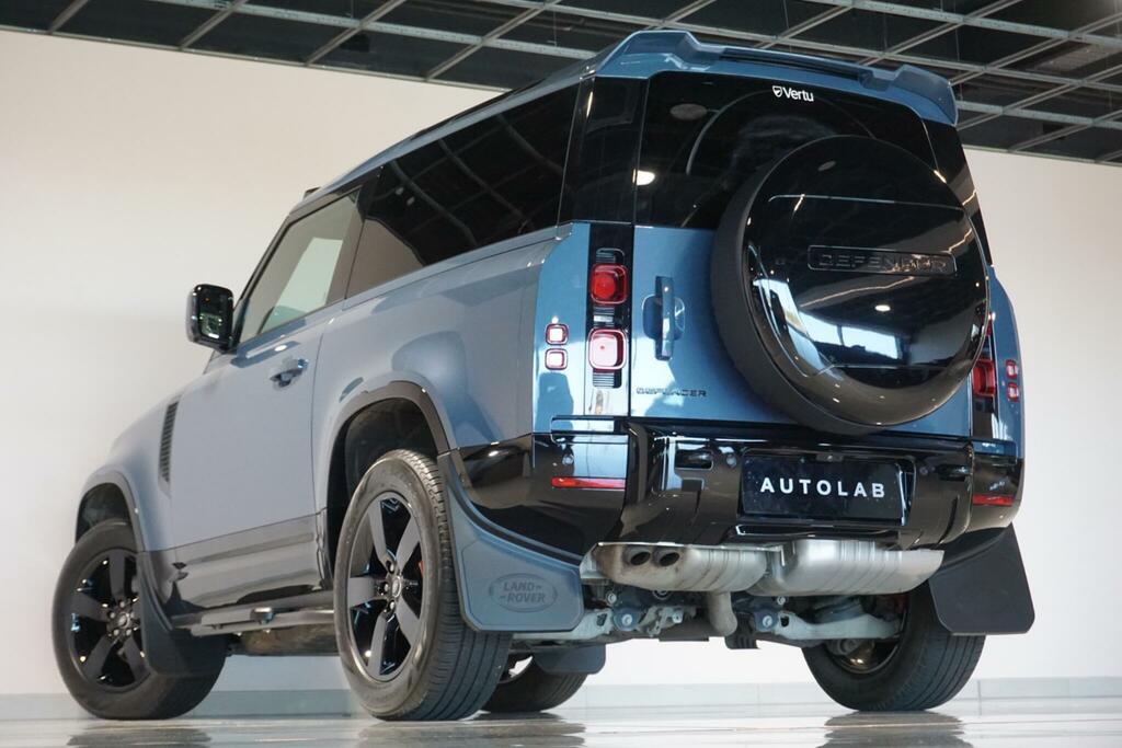 Land Rover Defender 90 X-dynamic Hse Black #25